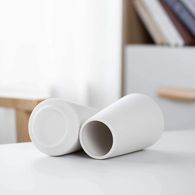 Vaso ceramico bianco di stile di minimalismo per la scrivania del salone della cucina della camera da letto