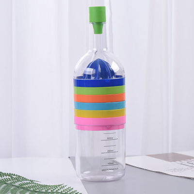 8 multifunzionali in 1 tazza del set di strumenti Juice Bottle Grater Fruit e di verdure della cucina