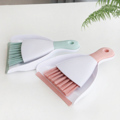 Mini Brush And Dustpan Set di plastica dei bambini per il pavimento Sofa Desk Keyboard And Car