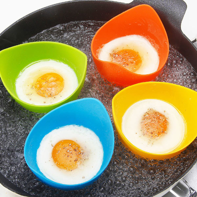 Bracconiere dell'uovo di 4 del pacchetto del silicone alla rinfusa rifornimenti della cucina per la microonda