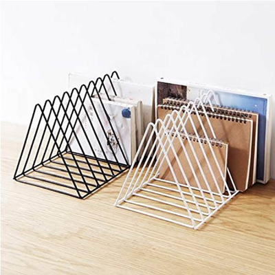 Scaffale per libri da tavolino dell'elettrodomestico di acciaio inossidabile del metallo del triangolo