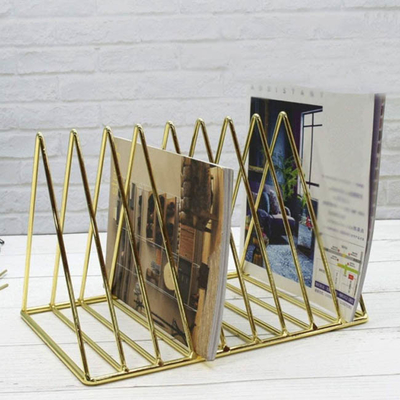 Scaffale per libri da tavolino dell'elettrodomestico di acciaio inossidabile del metallo del triangolo