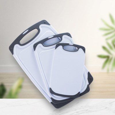 Maniglie di spezzettamento di plastica libere 676g di Juice Grooves With Easy Grip del tagliere della cucina di BPA