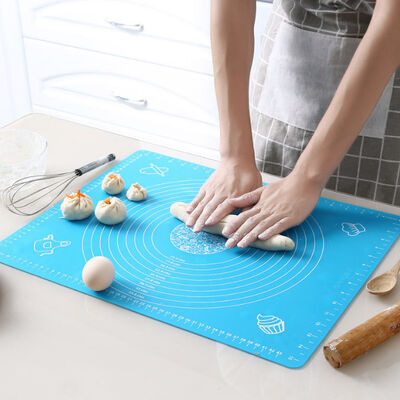 Non stuoia bollente del bastone con la pasticceria Mat Dough Rolling Mat del silicone di misure
