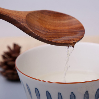 Non attacchi i cucchiai di legno degli utensili di bambù della cucina in serie per la cottura dei 5 pezzi