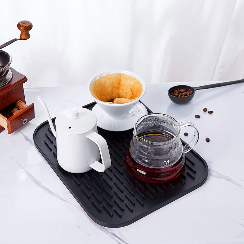 Piatto termoresistente del silicone dello scolapiatti che asciuga il nero del creatore di Mat For Pour Over Coffee